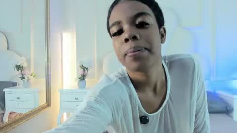 Mia online show from July 7, 7:38 pm