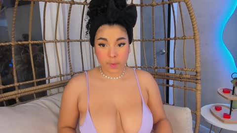 Mia online show from February 18, 3:21 am