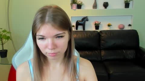 michafox online show from April 7, 1:02 pm