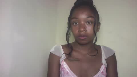 michou_69 online show from May 21, 6:39 pm