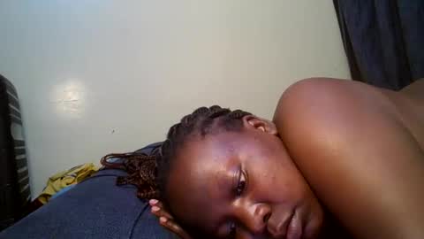 midnightt_curves online show from June 11, 2:53 am
