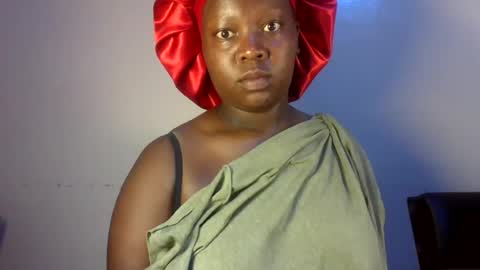 midnightt_curves online show from June 25, 9:57 am