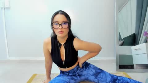 Mia  online show from October 2, 10:42 am