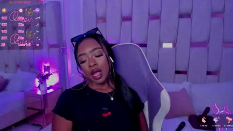 Miia Schwarz  online show from March 19, 12:04 am