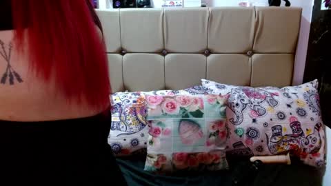 miia online show from February 5, 5:10 pm