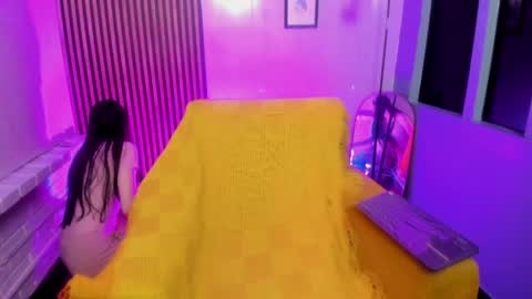 miilu  online show from April 17, 2:57 am