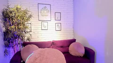 miilu  online show from February 22, 3:34 am