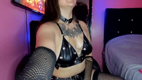 Sarah online show from February 4, 6:17 pm