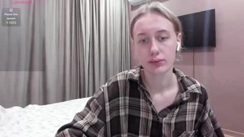 Mika online show from November 27, 10:01 pm