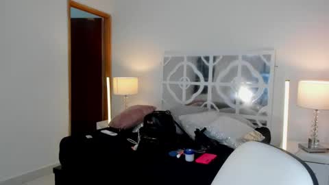 Mikaela blondie bigass online show from January 15, 1:06 pm