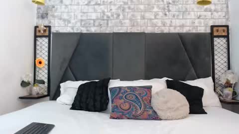 mila_adamss online show from December 15, 11:04 am