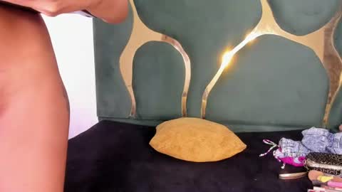 mila_petiteasm online show from July 18, 1:02 pm