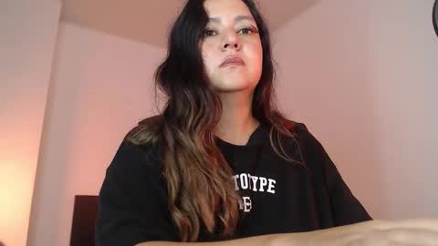 mila_phoenix online show from February 3, 10:56 pm