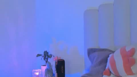 mila_stark333 online show from January 16, 3:57 am