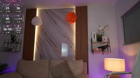 milacrave online show from October 30, 12:06 pm