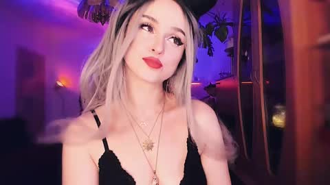 MiladyJolie online show from March 4, 1:34 am