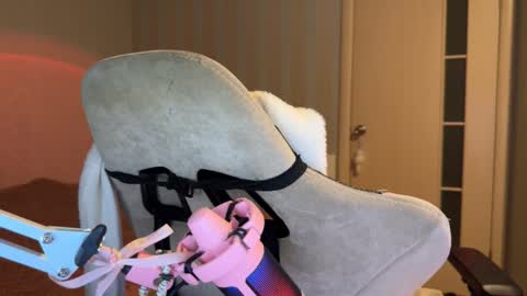 milamiuu online show from January 12, 12:10 pm