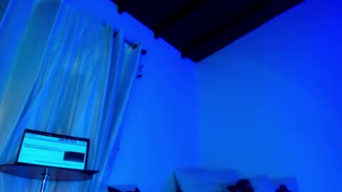 Milane online show from April 17, 2:35 am