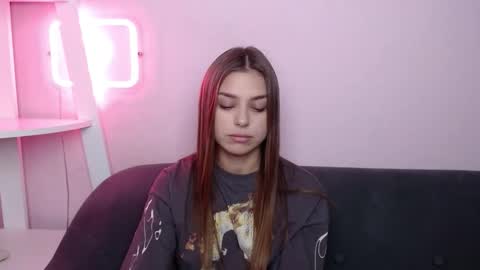 milanaangelas online show from February 16, 7:52 am