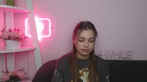 milanaangelas online show from December 16, 8:47 pm