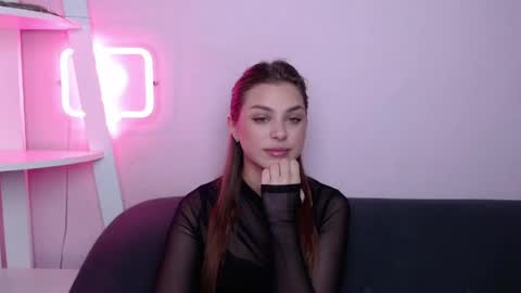 milanaangelas online show from April 4, 4:44 am