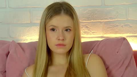 MilanaBalmain online show from September 17, 4:05 pm