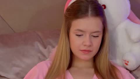 MilanaBalmain online show from November 24, 5:09 am