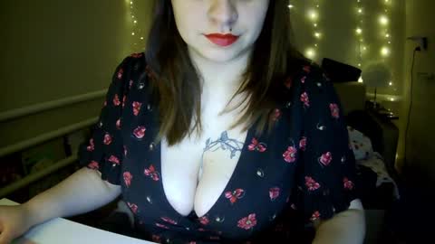 Milaxcute online show from March 29, 6:40 pm