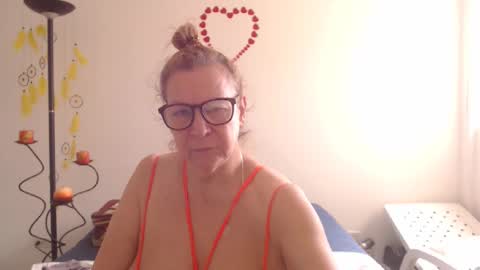 milchanell online show from March 3, 3:48 pm