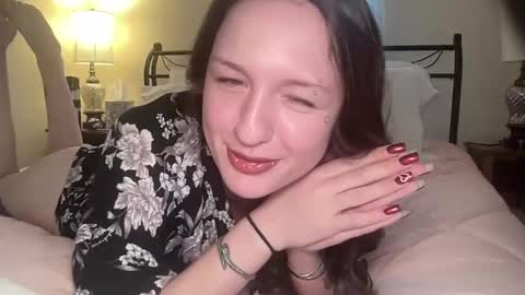 miley_monroee online show from February 16, 11:16 pm