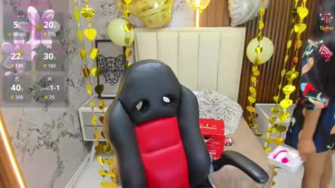 MILEY online show from November 26, 7:48 pm