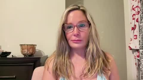 MIlf Goddess online show from January 8, 5:37 am