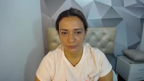 milf_hugeboobs online show from November 26, 10:38 am