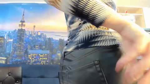 ASHLEY online show from February 18, 7:32 pm