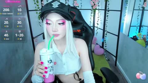 milky cute online show from December 6, 9:56 pm