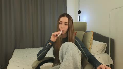 Eva online show from April 3, 5:27 am