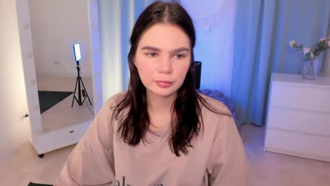 Welcome My name is Tina online show from April 5, 11:31 am