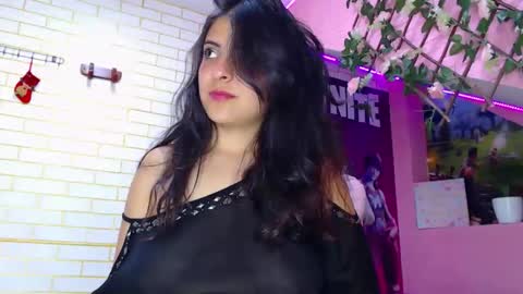 millybell303av online show from February 5, 6:44 pm