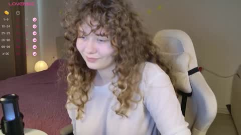 milounee online show from February 10, 6:49 am