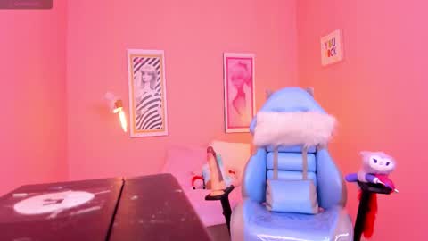 milu_carbajal_x online show from February 17, 4:01 am