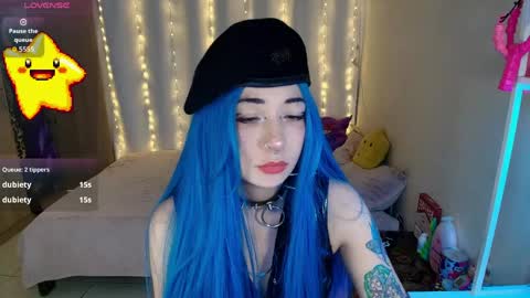 mily_milk_ online show from March 25, 8:17 am