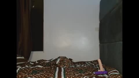 mimi online show from December 19, 8:01 pm