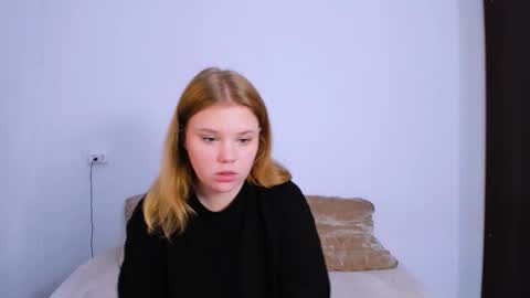 hi Im Mina  online show from October 17, 2:37 am