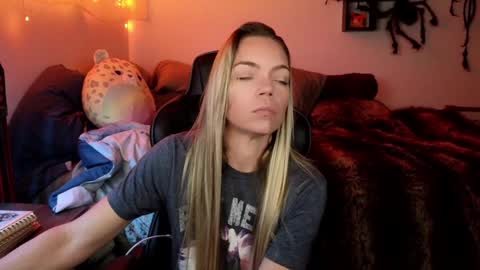 Mindy Mars online show from January 3, 12:41 pm