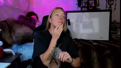 Mindy Mars online show from September 24, 3:00 pm