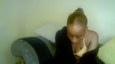 minieme001 online show from March 23, 4:02 pm