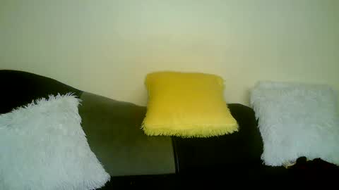 minieme001 online show from March 18, 1:54 am