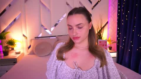 minifox_ online show from March 2, 7:09 am