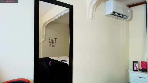 minilove_01 online show from October 30, 12:50 pm