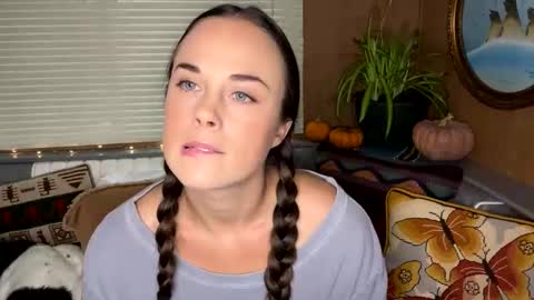 minimaggie online show from October 24, 7:54 pm